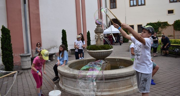 Benefiční dětský den v CV knihovně (10).JPG
